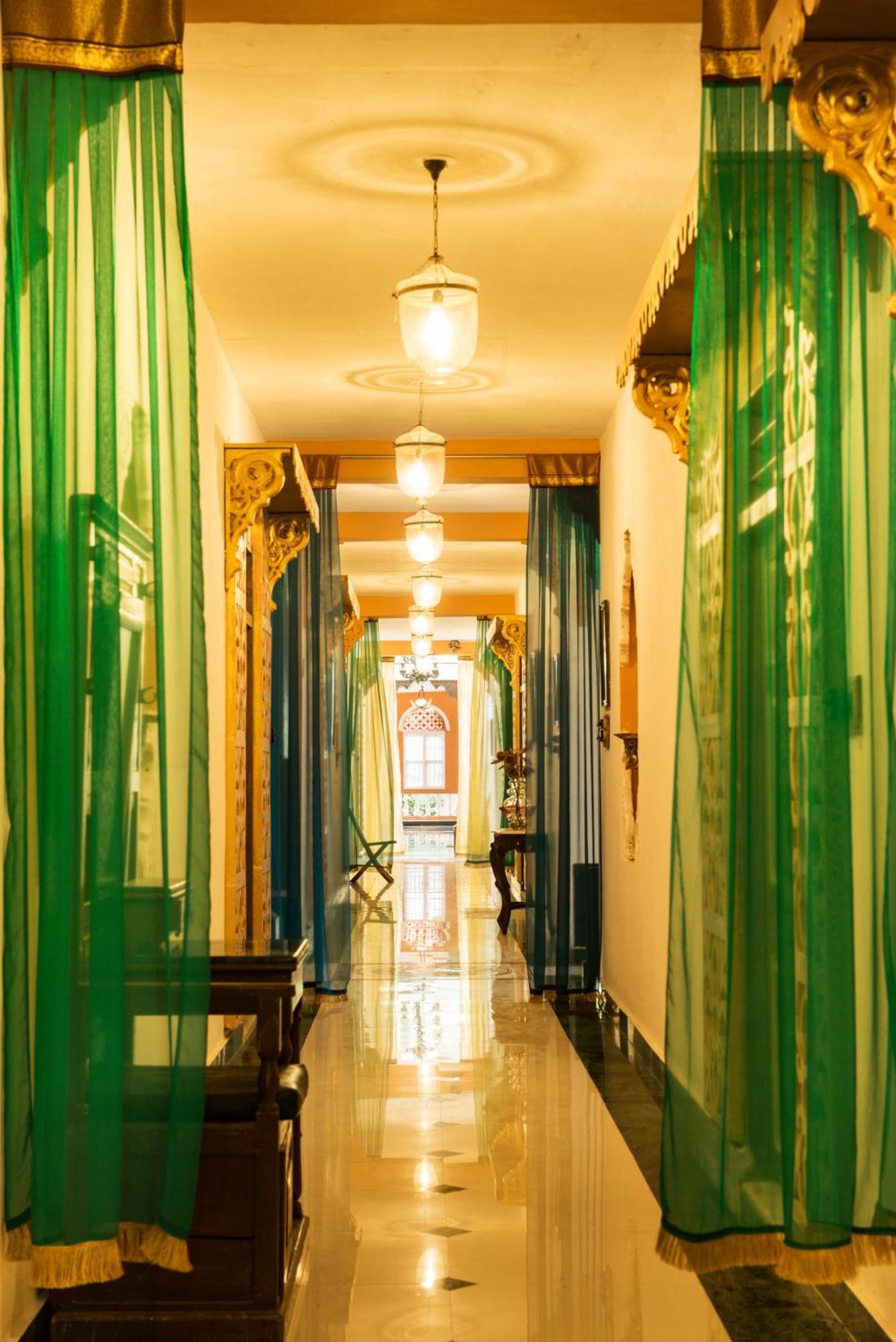 インデコ ホテルズ スワミマライ クンバコナム エクステリア 写真